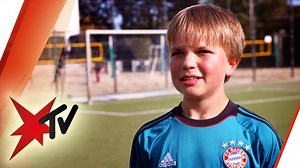 153K views · 828 reactions | Alessandro Höppner ist kleinwüchsig zur Welt gekommen. Ganze zwölf Operationen zur Verlängerung der Arme und Beine musste er schon über sich ergehen lassen. Den Mut hat Alessandro dabei jedoch nie verloren: Mittlerweile kann er sogar als Torwart im Fußballverein spielen. stern TV hat ihn und seine Eltern im Jahr 2019 besucht. | stern TV | Facebook