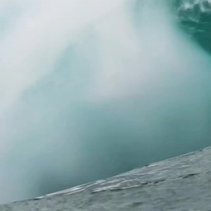 TEAHUPOO - WIPEOUT 🔥🌊💣 Repost from Rider @terencemaitui 💥🌊 👇🏼 " Story Time 😂 : I waited for the biggest wave for over half an hour and that wave came, @kaulivaast told me to go for it but Sarah didn’t hear it the same way😂 As I got into position, I saw her try to go for it, but where she was, it was a guaranteed wipeout, so I thought she wouldn’t go.. BUT she’s crazy 🤣🤯 My bad @sarahlam_m 💥🌊 i’ll leave it to you next time ! ....." ⚡ #wibperu #tahiti #teahupoo #wipeout #bodyboarding 