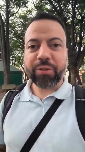Você quer aprender inglês sem pagar caro por curso? Esse pack com 100 livros digitais em inglês é perfeito para quem está começando ou quer praticar. Você vai aprender no seu ritmo, lendo histórias reais, direto do seu celular ou computador. 🎁 Tudo isso por apenas R$10 (ou a versão completa por R$37)! 👉 Clique no link, escolha sua versão e comece agora. Seu inglês merece esse upgrade. | Lucas Aranha / Jornada no Inglês