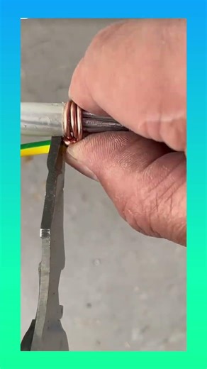 Smart copper wire wrapping technique to connect cables securely for stronger electrical contact.