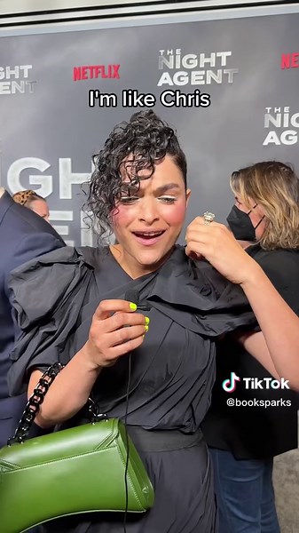 when you’ve both read the book but are still refusing to say spoilers out loud 💀 #EveHarlow talks #tomorrowandtomorrowandtomorrow on the carpet at the premiere for #TheNightAgent ☎️ #BookSparks #BookSparksxNightAgent #Netflix #The100