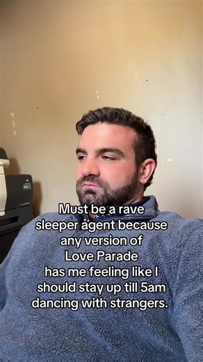 Experience the Buzz of 5am Raves: Love Parade Vibes