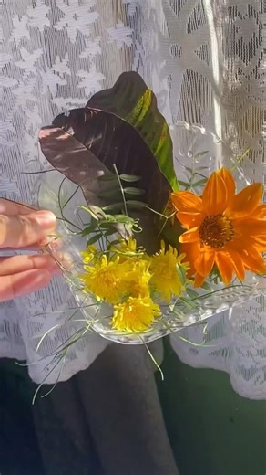 Pressed Flower Bookmark DIY 🌿 Cute & Easy Craft #shorts