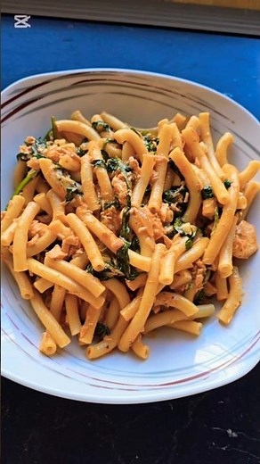 Cremige Lachsnudeln mit Spinat 🐟🍝 Das perfekte Familienessen