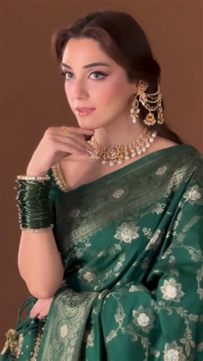 Mystree Jewellery ✨ Jhumkas, Earrings their sets & more on Instagram: "how can we not introduce these Green Maya Ali bangles! super trendy and they looked so good with Maya Ali’s Sarhi! Gorgeous, Gorgeous! Hina afridi wedding - maya Ali - green bangles - pakistani wedding jewelry inspo - mystree storee"
