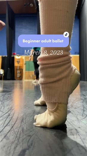 This is your sign to go to beginner ballet class this week 🩰🤍 #adultballet #beginnerballet #balletfeets #feetflexibility #flexibilityprogress