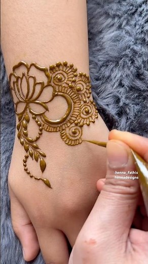 Eid Henna Design #eidspecial #eidhenna #eidmubarak #simplemehndi #arabicmehndi #eiduladha #mehandi