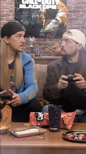Jay and Silent Bob fire up Call of Duty… their way 😶‍🌫️🎮
