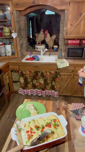 96K views · 3.7K reactions | MISSISSIPPI CHICKEN ENCHILADAS (LOW CARB MEAL) Farm Cooking With Nan This recipe is so good I hope you share it and make it! It is delicous. I hope y'all enjoy! ❤️Nan #chickenenchiladas #lowcarbrecipes #justforyou #farmcookingwithnan | Farm Cooking with Nan | Facebook