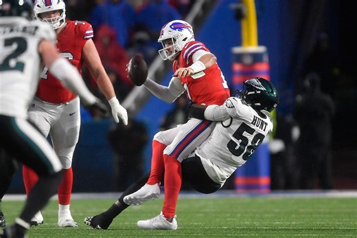 Bills’ 2-point conversion attempt in final seconds fails; Eagles hold on to win: Recap, photos