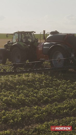 Focus on the rows ▶ Band spraying ◀ We will show you how it works in the video - and action! 🎬️ Take a Leeb sprayer active steering (as with Leeb LT, Leeb GS, Leeb TD and the self-propelled sprayers) active boom control system BoomControl 25 cm nozzle spacing And on top, our angled nozzle caps for band application (with 8.75° and 17.5° angles) for flexible adaptation to almost any row width. The advantages of band spraying are obvious: ✔️ Reduction of the application rate ➡ application only whe