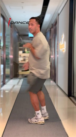 Specializes in Contemporary, Jazz, Modern dance and Hip Hop, Dudoy has been a professional dancer since 1995. He received professional dance training of Ballet and Modern dance, so he is capable of advanced dance techniques. Dudoy has rich experience in stage performance. He has participated as a dancer in several international concerts and TV shows. Dudoy 自1995年起成為專業的舞蹈員，擅長 Contemporary、Jazz、Modern dance 和 Hip Hop。他曾接受芭蕾舞和現代舞專業的訓練，掌握到進階的舞蹈技巧。 Dudoy亦有豐富的舞台演出經驗，曾於一些國際歌手的演唱會中擔任舞蹈員，也曾於電視節目中演出。 Styl