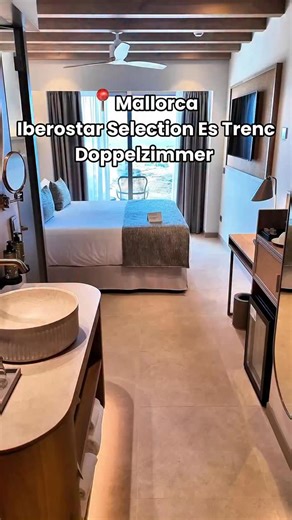✨ Mallorca – Iberostar Selection Es Trenc Modernes Doppelzimmer, natürliche Materialien, stylisches Design und nur wenige Schritte vom Traumstrand Es Trenc entfernt 🌊☀️ 🔥 Black Friday Special läuft noch! Iberostar hat aktuell richtig starke Angebote – perfekt für alle, die Premium-Qualität zum Top-Preis suchen. 📲 Buchbar direkt bei uns – Besser Urlauben. Schreib mir einfach per WhatsApp und ich mache dir ein persönliches Angebot. | Besser Urlauben