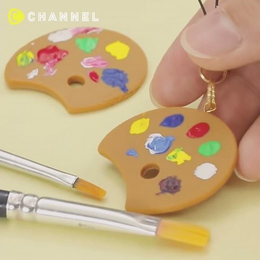 【DIY初心者さん必見】樹脂粘土とアクリル絵の具で作れる簡単ストラップ