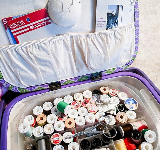 Threading A Needle The Easy Way - This Is The Best Hack Ever!