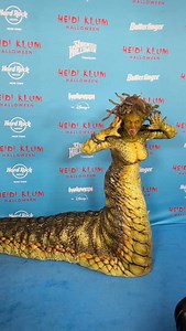 555K views · 2.4K reactions | Ladies and gentlemen: Heidi Klum has arrived, aka Medusa in the flesh in NYC on #Halloween night.  @krdesiderio | The Hollywood Reporter | Facebook
