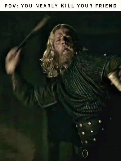 Ragnar Nearly Gets Killed 😬 #shorts #vikings