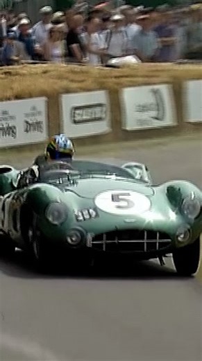 The legendary Carroll Shelby - born OTD in 1923 - was renowned the world over for his victories at #LeMans, but did you know that one of his greatest ever performances came at Goodwood?! In an #AstonMartin DBR1, the American joined forces with Stirling Moss and Jack Fairman to win the illustrious 1959 RAC TT from seventh on the grid, besting the likes of Wolfgang Von Trips, Jo Bonnier, Phil Hill, Tony Brooks, Dan Gurney, Jack Brabham and Bruce McLaren. In 2002, Peter Hardman took to the #FOS Hil