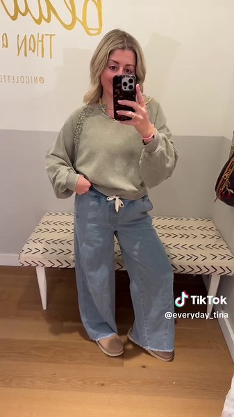 Aerie Trousers: Stylish Outfit Inspiration