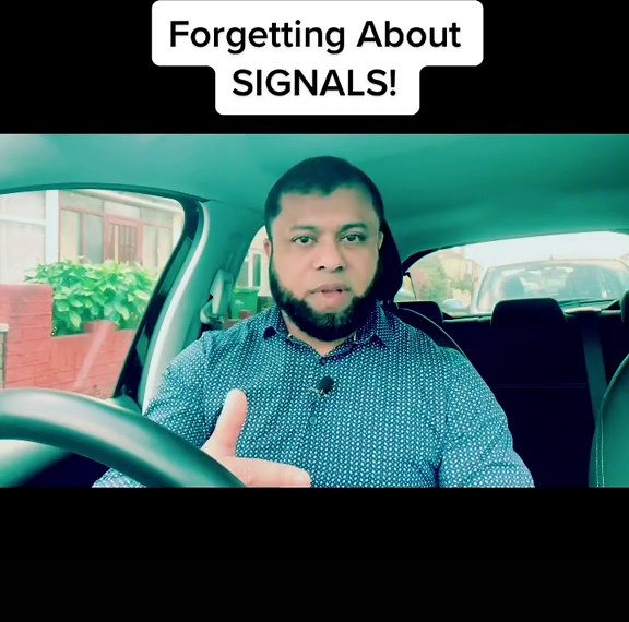 Forgetting about #signals #drivingtesttips #foryoupage #drivingtv #drivinglessons #drivingtest #faildrivingtest #learntodrive