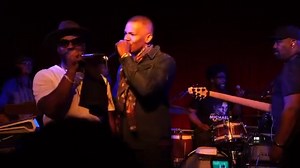 Going in over Jamie Foxx beat box at the 9th Annual Roots Jam Session series. | Black Thought