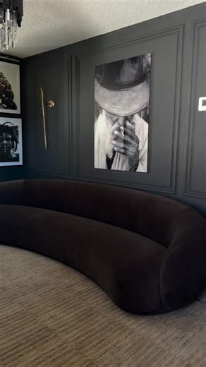 Rahema on Instagram: "Love bold! #bolddecor #interiordesign #wallart #loftdesign #loftdecor #loftstyle #homedetails #homedecorideas #moodydecor"