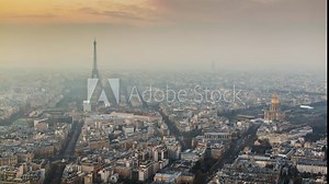 Time lapse vue en zone urbaine en panorama sur la ville de Paris, France