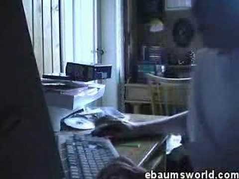 Fettes Kind rastet aus