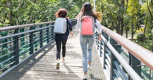 【繽紛新色款～杜絕竊賊、安心出門！】荷蘭 XD-Design 安全防盜後背包，採「隱藏式拉鍊」設計、防割面料，小偷無從下手！包身貼合背部，減輕負重感！隱藏口袋方便拿取隨身物品唷！ 限時優惠 8折，「5款」可選，附迷你收納包哦^^ CHECK IT OUT→ https://goo.gl/c0NuZM ---------- 想要享受更舒適的商品瀏覽嗎？ 「iOS App全新上線」立即下載→ https://goo.gl/dqi2RU #citiesocial #找好東西 #flashsales #閃購 #lifestyle #design #fashion | citiesocial