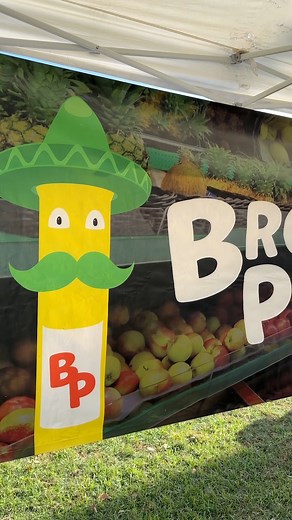 It’s the right weather for a Breezy Pop! ☀️ Try their Flavor of the Month, Caribbean Piña Colada, or year-round flavors like lemon, strawberry, pineapple, soursop, mango, passion fruit, chocolate fudge, vanilla bean and horchata! Located in D11. 📍Uptown Farmers Market, 5757 N Central Ave, Phoenix 🕖 Saturdays 7a-11a | Uptown Farmers Market