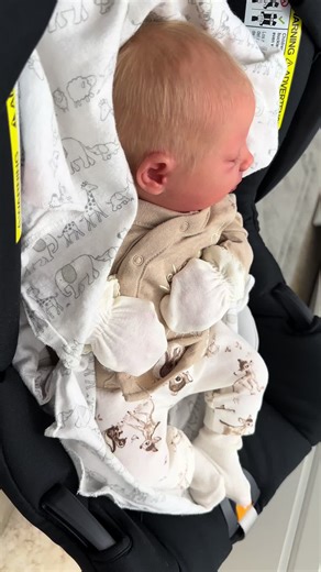 A reborn doll that breathes 😱🫣.. watch the full video to hear him babble. #cutebaby #newborn #fypシ #rebornbaby #realisticbaby #newbornphotographer #babydoll #fakebaby #viral #breathingdoll