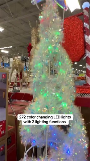 🎄8’ pre-lit & perfect for indoor & outdoor. 272 color changing LED lights, 3 lighting functions: