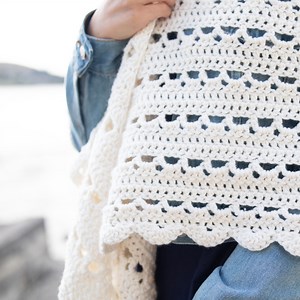 Easy Scallop Wrap for Any Season! - Free Pattern   Video | For The Frills