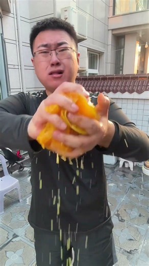 Surprise! No Water Pipe, Just Fresh Star Fruits Inside