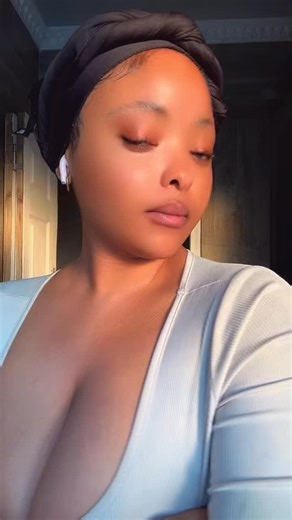Unathi Mkhonazi on Instagram: "new music!😩🤲🏽"