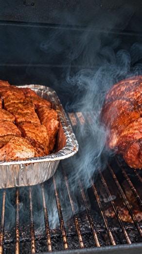 Deep smoke on pulled pork