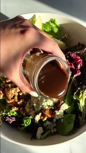 How to Make Pear Salad with Balsamic Dressing 🍐
