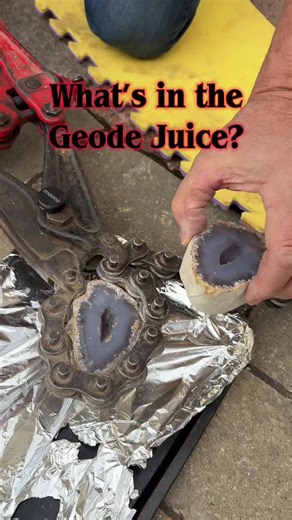 What’s in the geode juice? Disclaimer : We do not recommend ever drinking water from a geode. Collected this geode water and took a look under the microscope #geodewater #geodeopening #geode #enhydrogeode