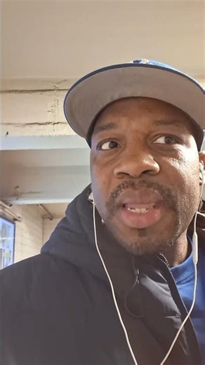 IN 1993 I SAW THE GANG MEMBER ABOUT TO CRY BECUZ THE GIRL HE LIKED GOT N2 A RELATIONSHIP TAT SUCKER