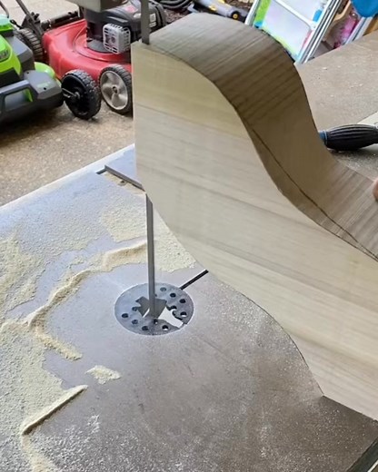 INGENIOUS bandsaw CARVING technique for a BENCH! Using the router faceplate template for support #tiktokshop #woodworking #furniture #bandsaw | Luxury Home Decor