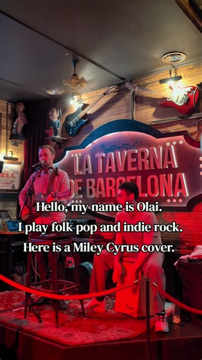 Scenes from tonight's gig at Taverna de Barcelona with my drummer Pablo 🎙️ We played this @Miley Cyrus song among others. #coversong #barcelona #livemusic #independentartist #indiemusic