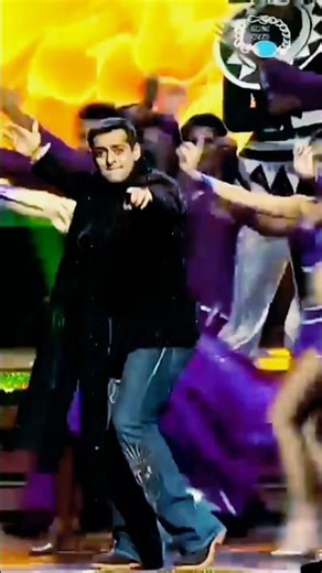 Salman Bhaijaan 💝 Rekha 🔥 Performance #salmankhan #shorts #shortsfeed #gta5_fivem_tricks0 #trending