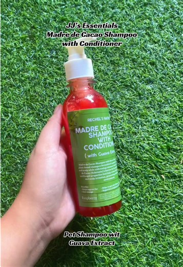 Healthy skin, shiny coat! 🐾✨ Give your pets the gentle care they deserve with Madre de Cacao Pet Shampoo—clean, nourished, and itch-free every wash! 🌿🧼 #MadreDeCacao #MDCShampoo #MadreDeCacaoShampoo #ShampooWithGuavaExtract #fyp