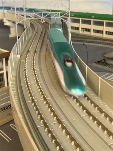 Passenger movements around Katosville Top N gauge trains & Unitrack. Perfect little trains in small spaces. Youtube: www.youtube.com/@thekatochannelsInstagram: https://www.instagram.com/the_kato_channel? #unitrack #unitram #kato #katosville #shinkansen