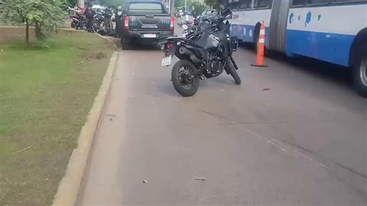 #Caba TIENEN 12 Y 16 AÑOS, ROBARON UNA MOTO EN BELGRANO CON UNA “YUGA” Y EL ANILLO DIGITAL LOS DETECTÓ: DURANTE LA FUGA CHOCARON CONTRA UN AUTO Y TERMINARON CON FRACTURAS EXPUESTASLa persecución terminó en Lomas de Zamora. El SAME asistió al más chico que sufrió lesiones graves en la tibia, el peroné y la rodilla. Les labraron actuaciones por averiguación de ilícito y resistencia a la autoridad. En horario escolarEl hecho ocurrió a las 15:35 de la tarde cuando personal motorizado observó a los d