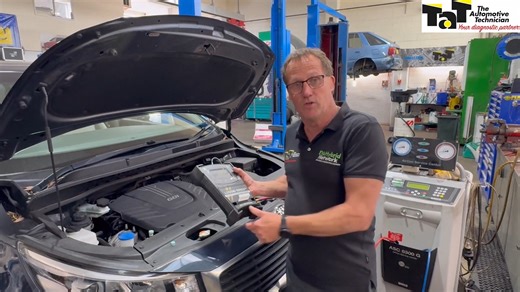 Air Conditioning Tips With the weather heating up, now’s the time to make sure you’re not overlooking air conditioning systems. In this video, Jeff shares some essential A/C servicing tips — including why it’s crucial to analyse the gas before you extract it. A simple step that can save you time and money. Join TaT for searchable access to 1000’s of Repair Solutions www.tat.net.au/social.html Hi-Bolt | The Automotive Technician