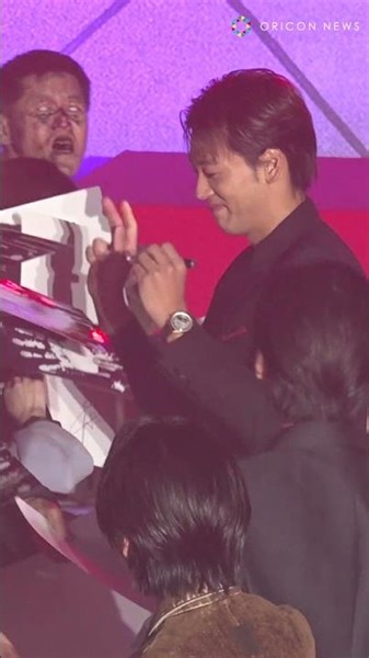 竹内涼真＆高橋文哉、投げキス＆サインの神対応にファン大熱狂 #竹内涼真 #高橋文哉 #君と世界が終わる日に #きみセカ #shorts
