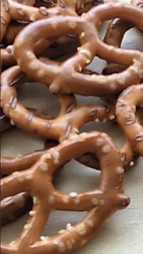 🥨 You’re Overdue for Some Buttery, Salty Pretzels 🧈💛 #snacks
