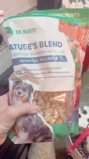 The Nature's Blend -- Essential Wellness Effect 🐾✨ Click the link below and stock up on your pup's food today🐶 https://bit.ly/3AAcyDA #DrMartyPets #NaturesBlend #RawDogNutrition #PetNutrition #RawFreezeDried #Dogs #PetHealth #PetTips | Dr. Marty Pets