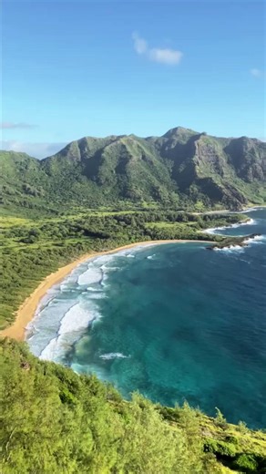 The Garden Isle in all its glory — dramatic cliffs, lush valleys, and endless ocean views. 🌿 Explore Kauai: https://bit.ly/Experience-Kauai 📸 @tmack808 Follow @HawaiianParadise Follow @IslandVibes Follow @ExploreHawaii #KauaiMagic #GardenIsle #TropicalEscape #HawaiiViews #IslandAdventure #NaPaliCoast | Hawaiian Islands